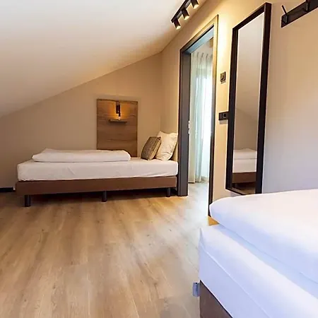 Weitblick Aparthotel 4*